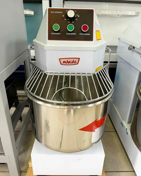 Amasadora industrial de 12 Kilos Maigas 6