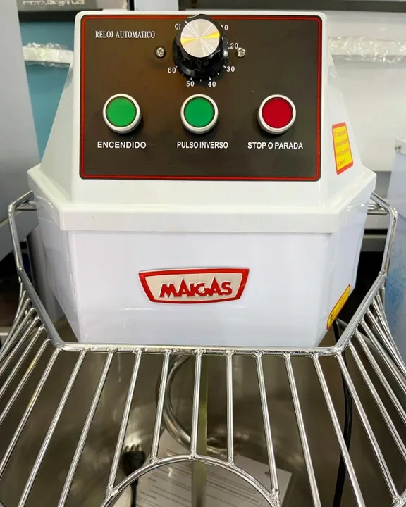 Amasadora industrial de 12 Kilos Maigas 8