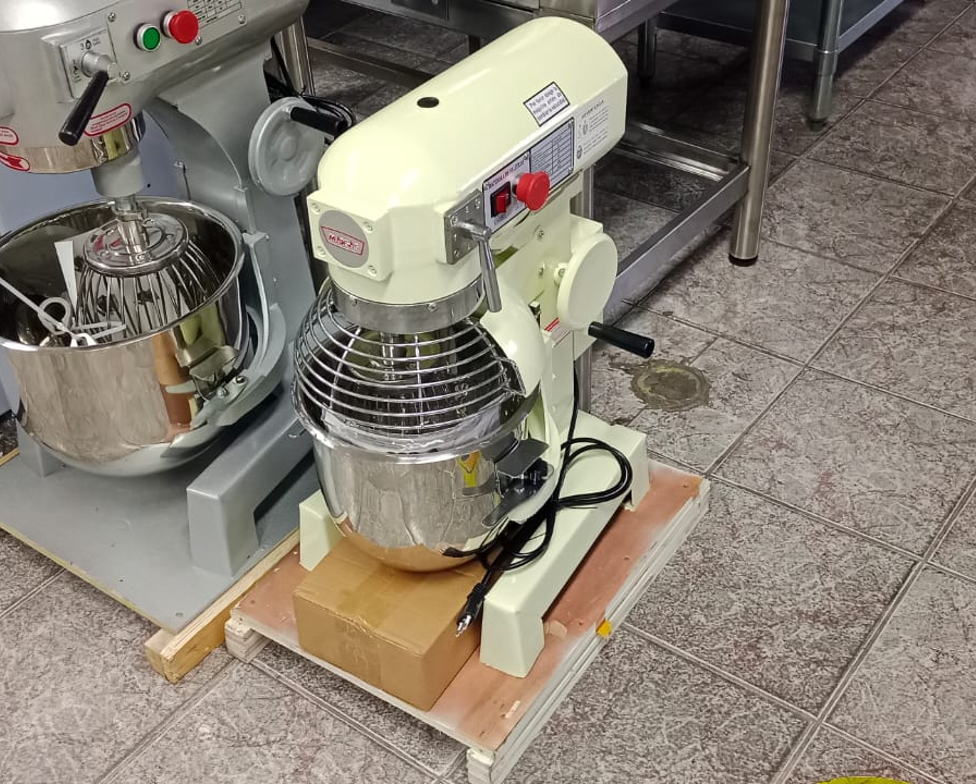 Batidora industrial pastelera de 10 litros Maigas 11