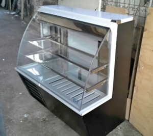 Meson Refrigerado Curvo con Bodega 1 mt - GyT 5