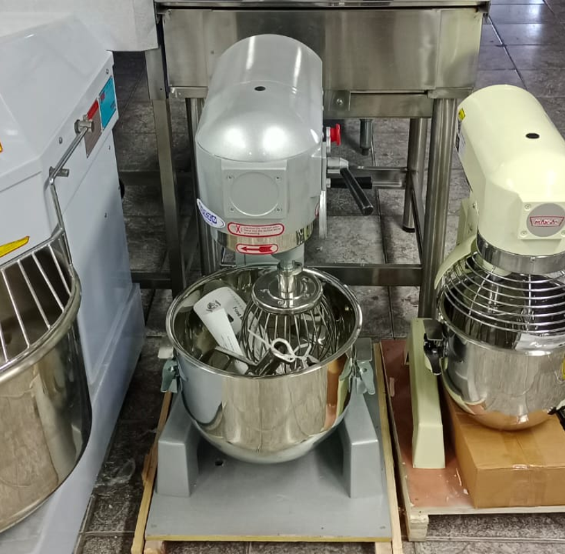 Batidora Pastelera 20 Lts - Bozzo 12