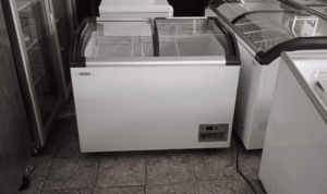 Congeladora 320 Lts TV Curvo 3C - Bozzo 3