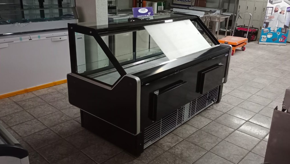 Vitrina Carnicera 2 mts Vidrio Recto - Bozzo 5