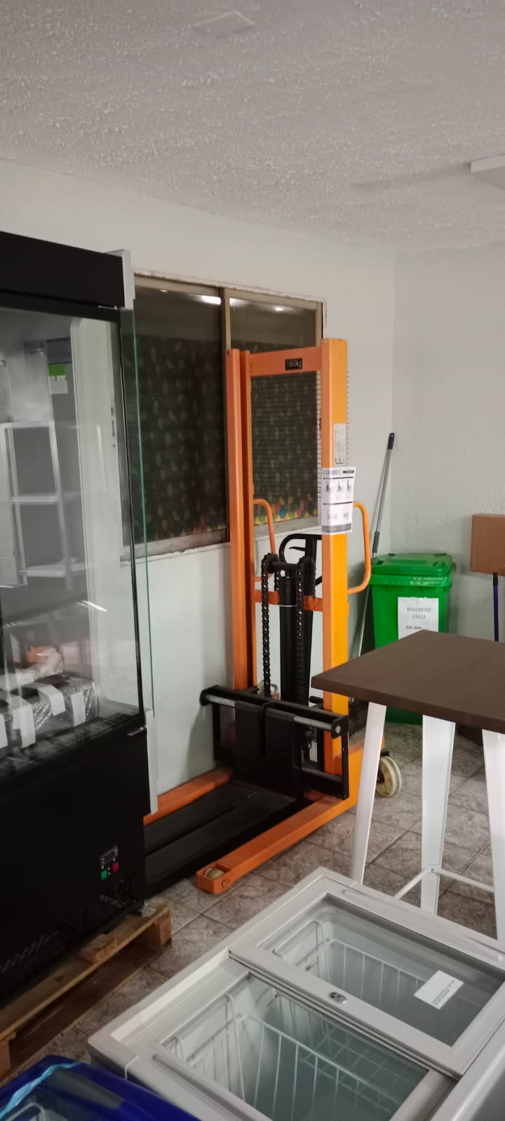 Apilador Manual Hidraulico 1.500 Kg - Bozzo 4