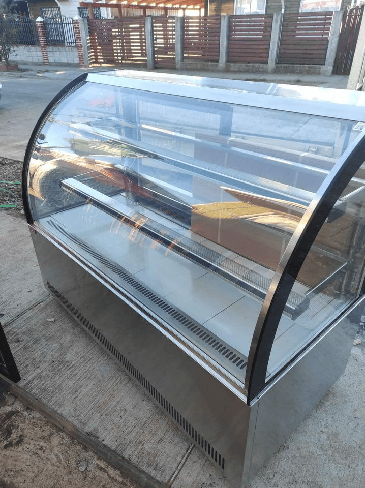 Vitrina Pastelera Curva 1.5 mts - Maigas 5