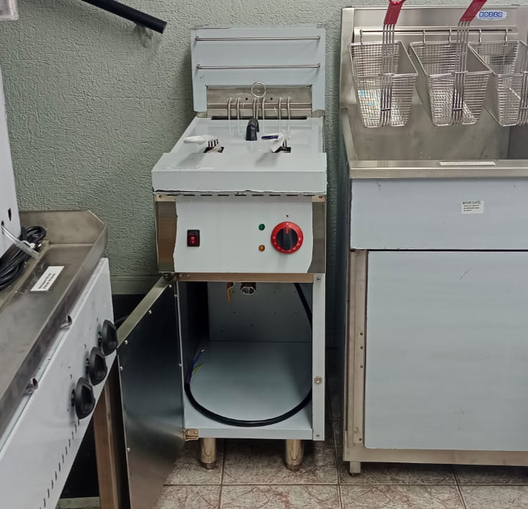 Freidora Industrial Electrica 30 Lts - Bozzo 18