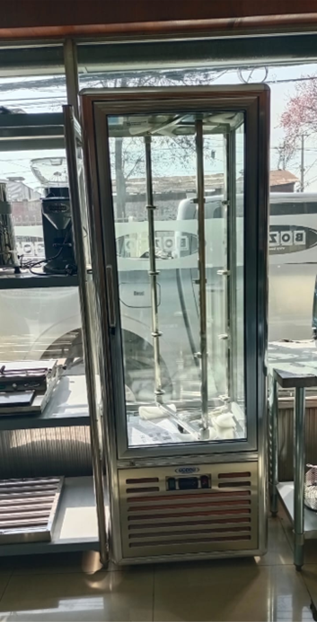 Vitrina Pastelera Vertical Giratoria 400 Lts - Bozzo 9