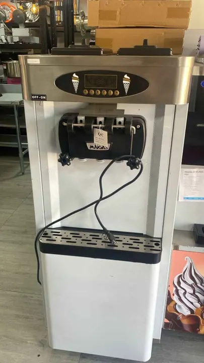 Maquina de Helados Soft Pedestal 40 Lts hora - Maigas 6