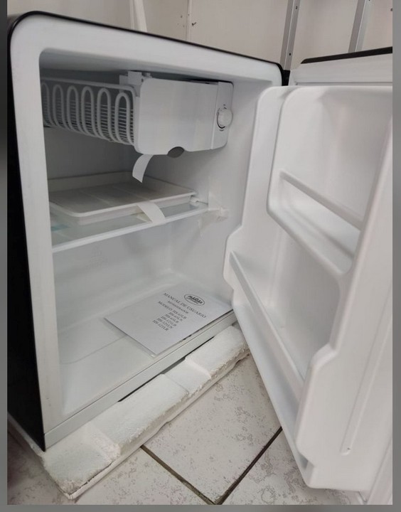 Minibar Retro 47 Lts Negro - Maigas 4