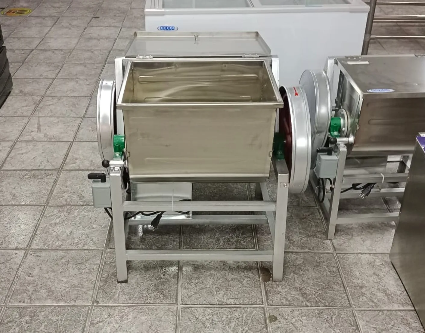 Revolvedora 25 Kg - Bozzo 10