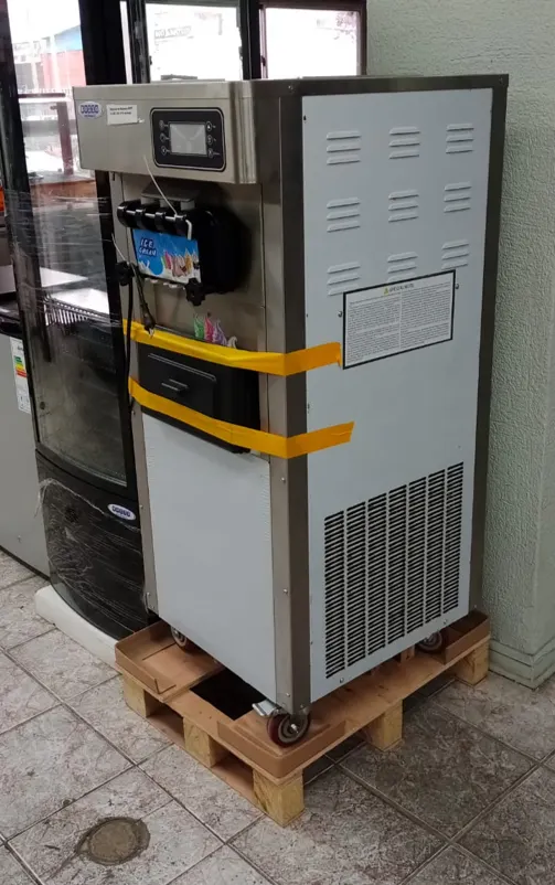 Máquina De Helados Soft Pedestal 30 Litros por hora - Bozzo 8